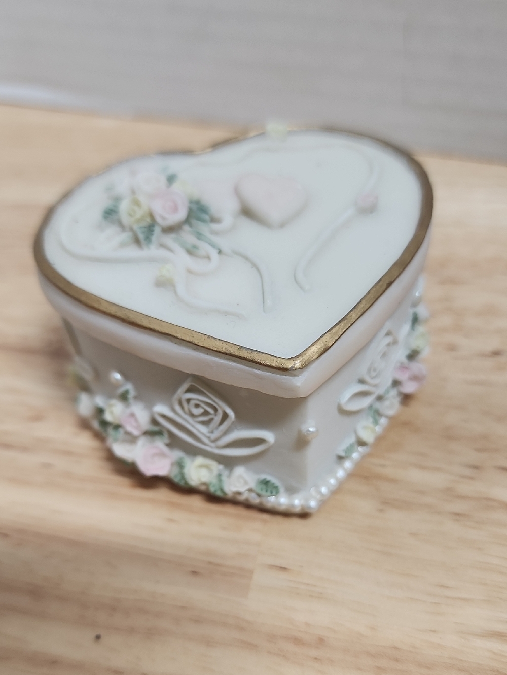 Heart-Shaped Floral Trinket Box in White and Gold